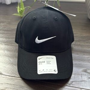 Nike Club Cap Nike swoosh embroidered logo,velcro back,6 vent panel, summer sun